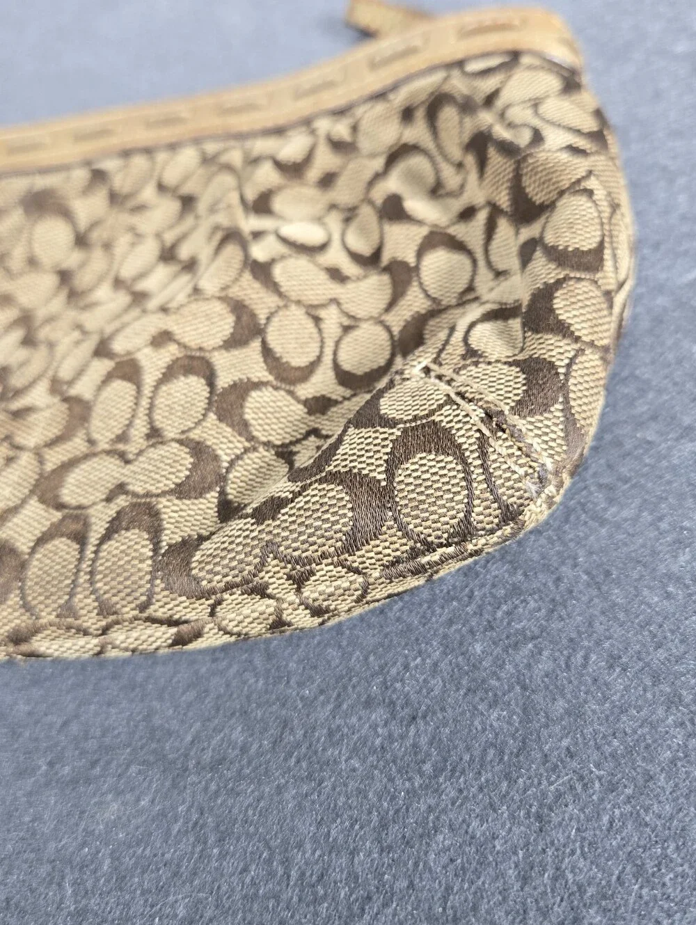 Coach Y2K Vintage Brown/Tan Signature Canvas Wristlet
